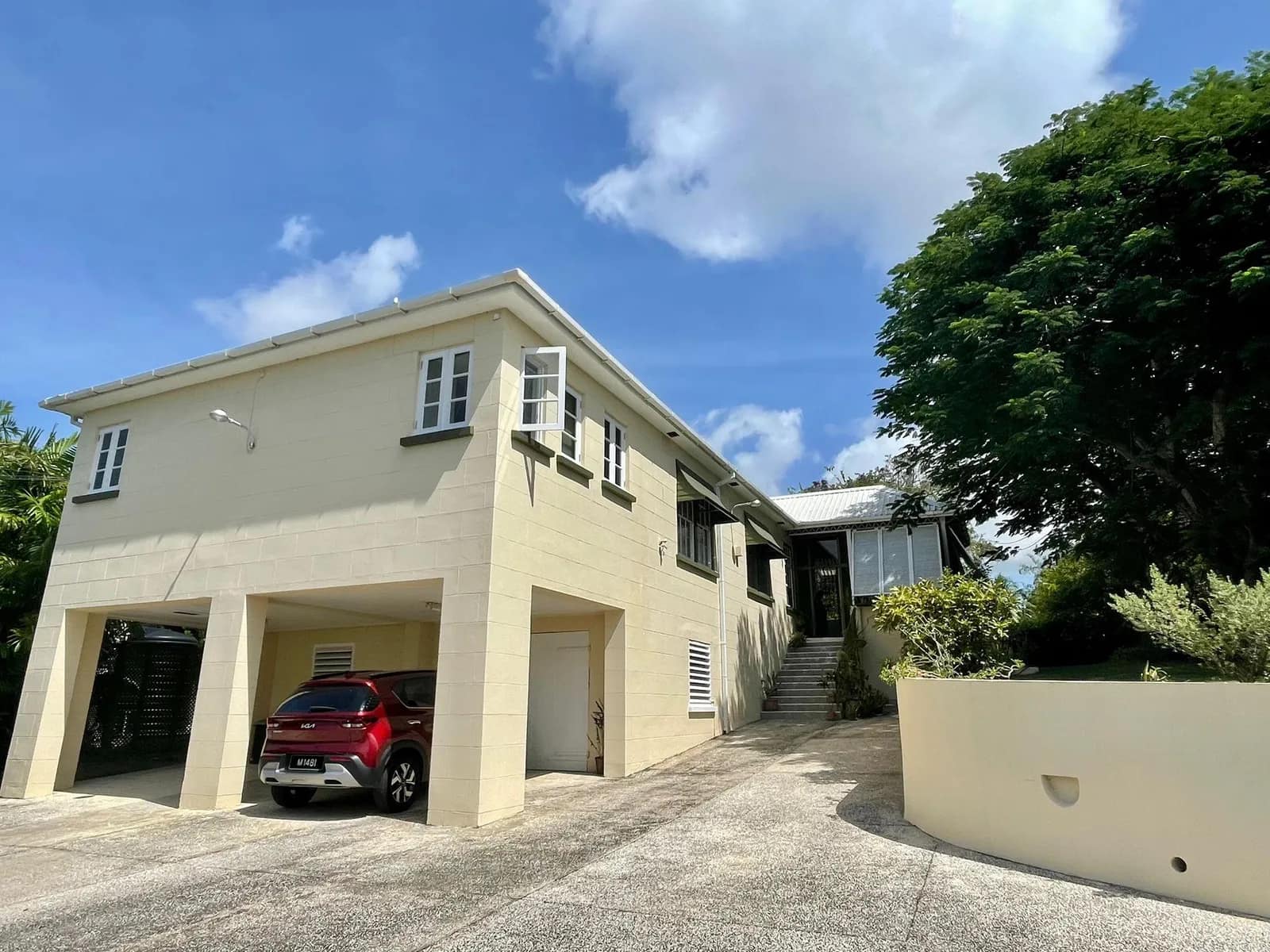 Golf Club Road, Hillington