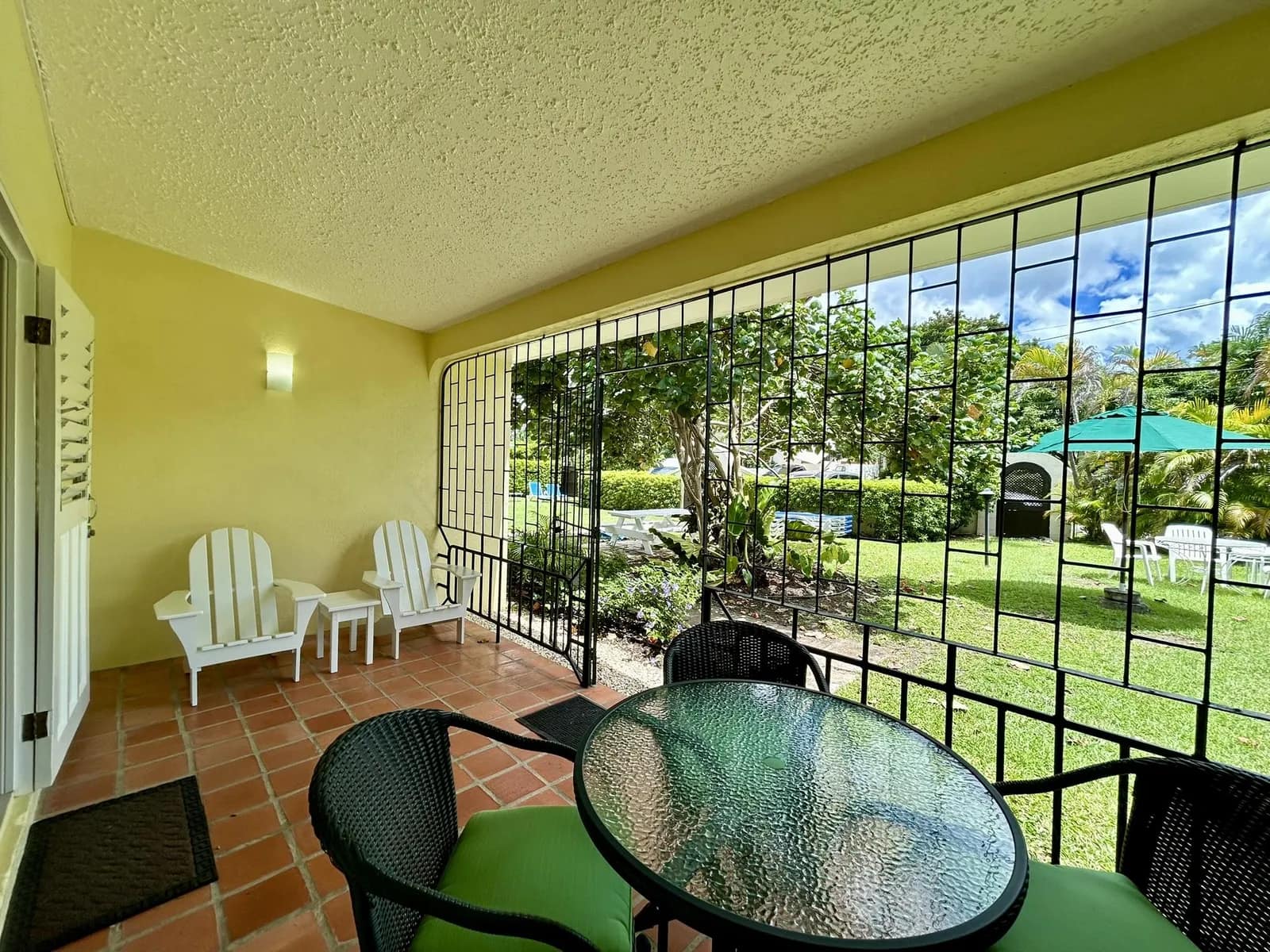 Sunset Crest, Marlane Apartment D
